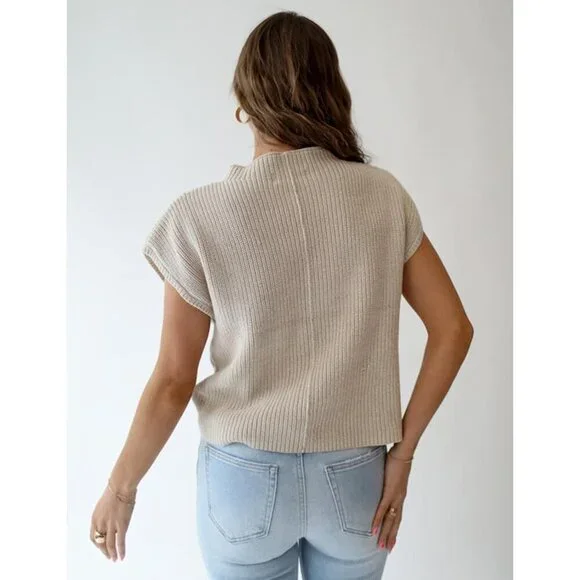 Women's Apricot Sleeveless Knitted Sweater Vest Casual Tank with Front Pocket - Picture 5 of 6